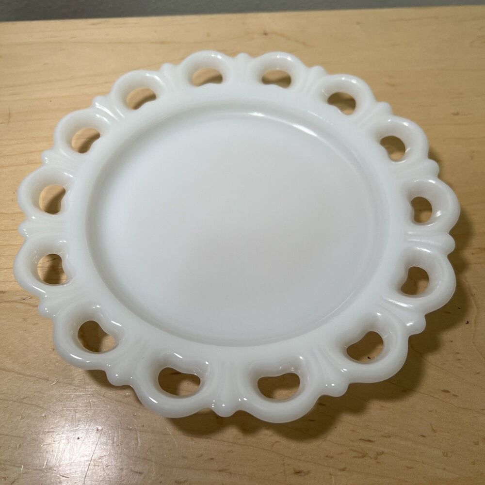 Vtg Anchor Hocking Open Lace Edge White Milk Glass Old Colony 8" Plates 3 Heart